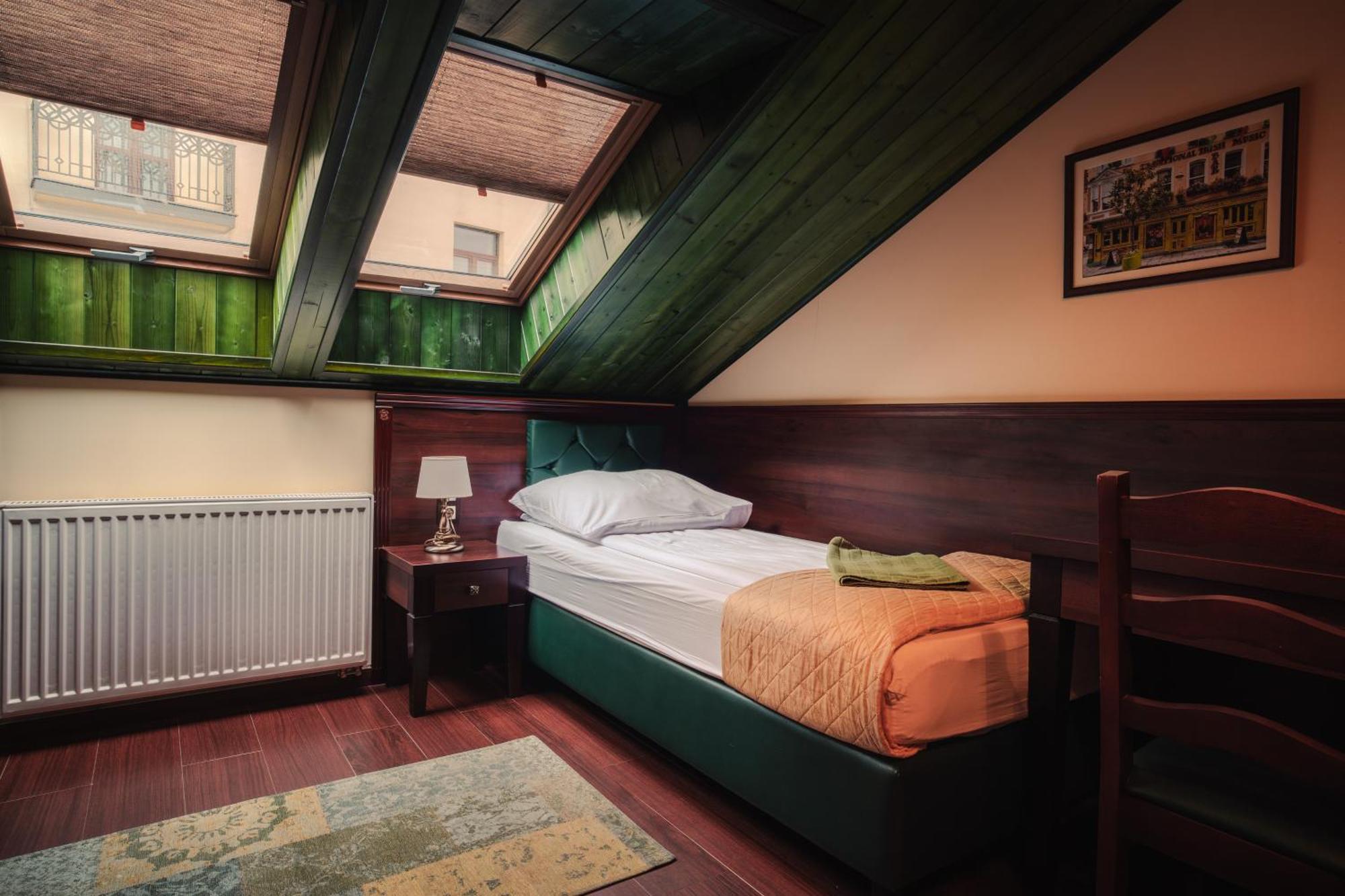 Shoemaker Irish Pub & Accommodation Kielce Exterior foto