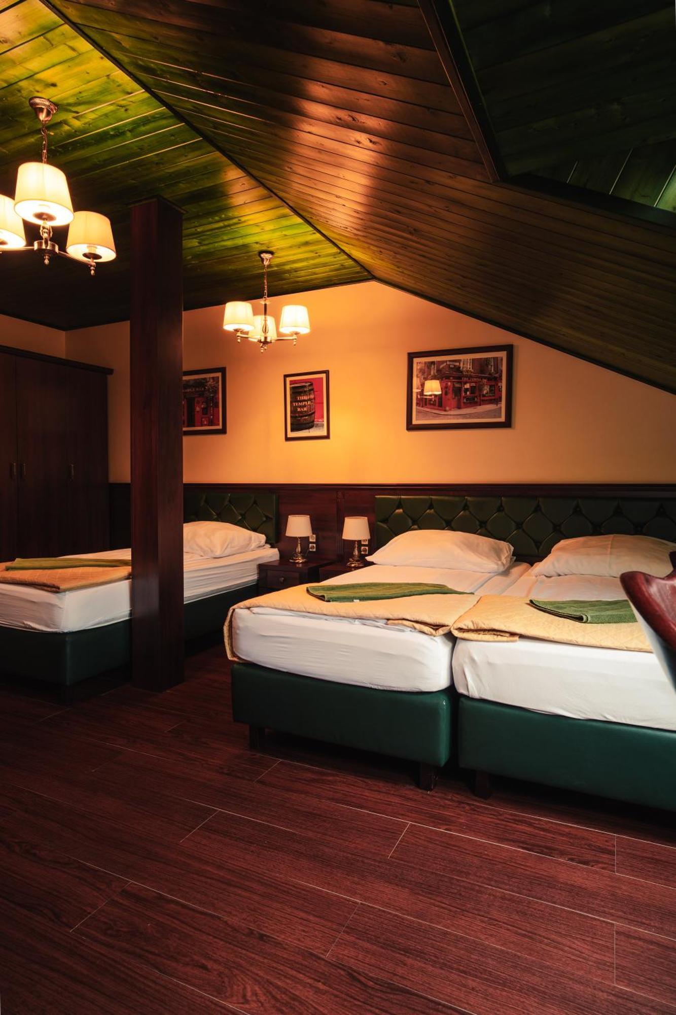 Shoemaker Irish Pub & Accommodation Kielce Exterior foto