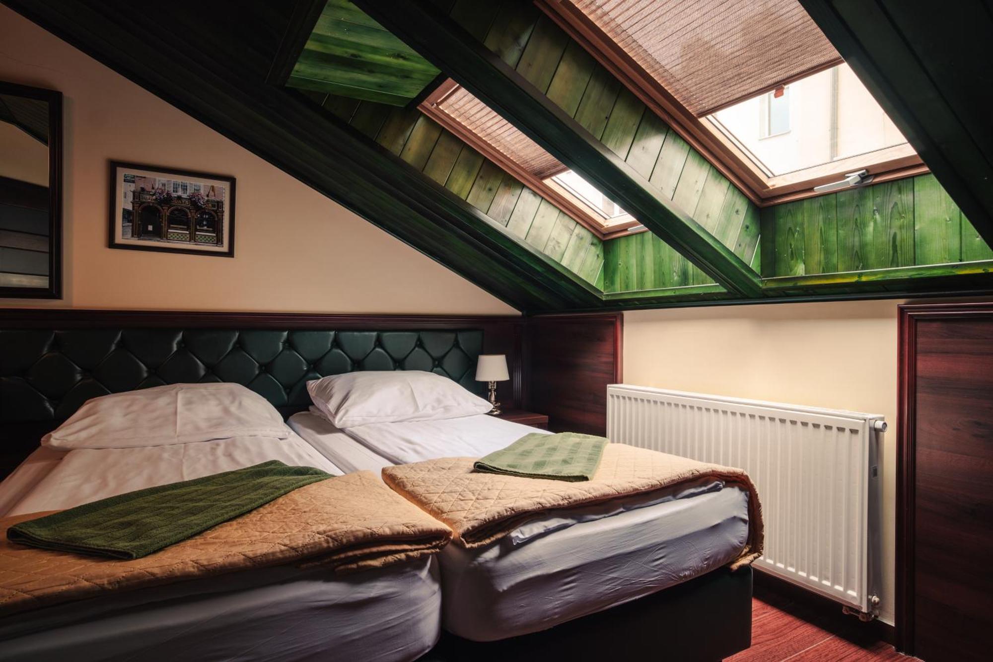 Shoemaker Irish Pub & Accommodation Kielce Exterior foto